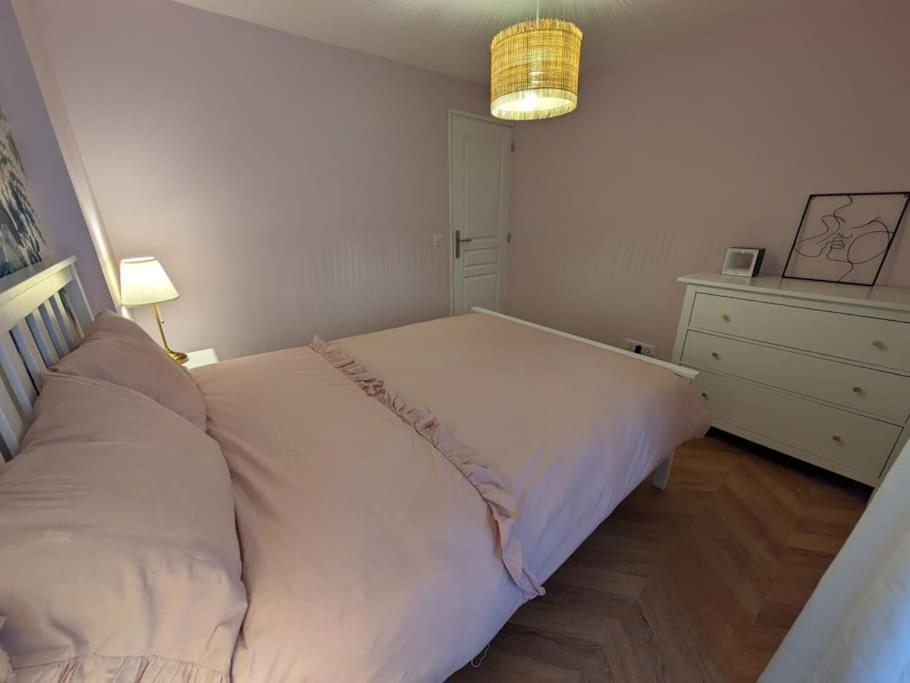 Appartement Avec Jardin Et Acces Mer Grandcamp-Maisy Exterior photo