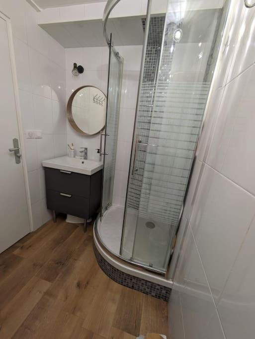 Appartement Avec Jardin Et Acces Mer Grandcamp-Maisy Exterior photo
